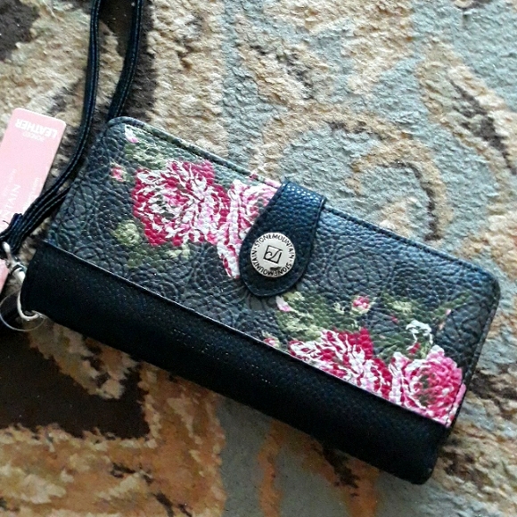 2x*Host Pick*Stone Mountain pretty bonded leather wristlet
